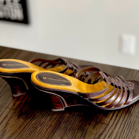 Naturalizer Size 9 Dainty Wedge - Picture 6 of 7